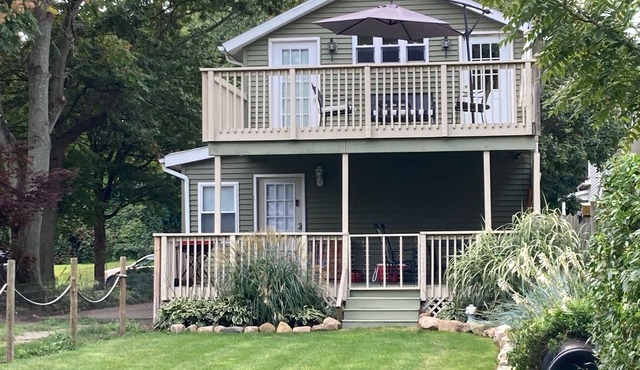 Cozy Downtown Erie home only 2 blocks from UPMC Hamot