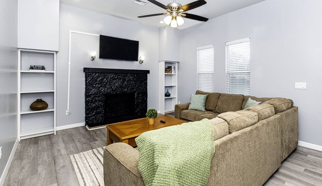 Cozy Downtown Eustis Home minutes from Mt Dorah!