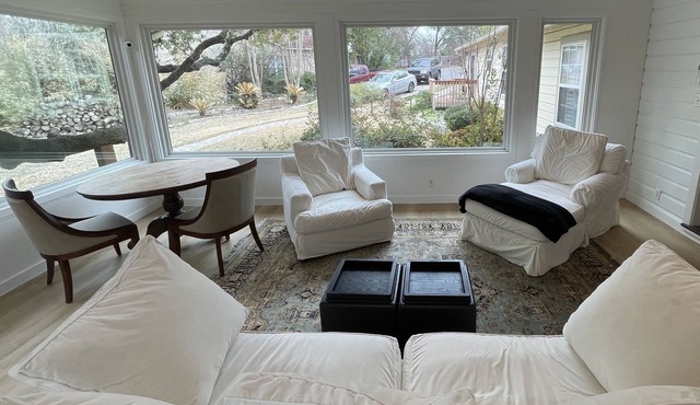 Cozy downtown home near Zilker park, wonderful neighborhood