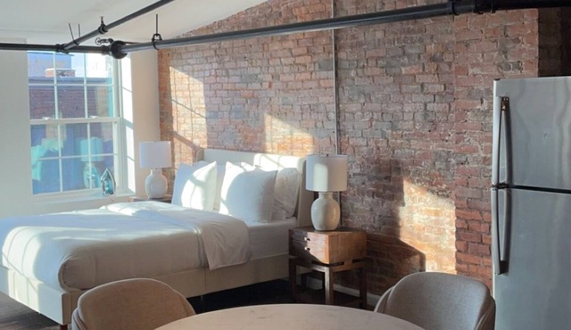 Cozy downtown loft close to Wynn & Nexus