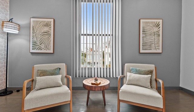 Cozy Downtown Washington Haven-Walk to Waterfront