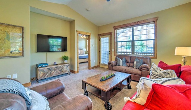 Cozy Driggs Condo about 40 Mi to Grand Teton NP!