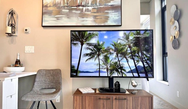 Cozy DT Fantastic Amenities View Private Parking