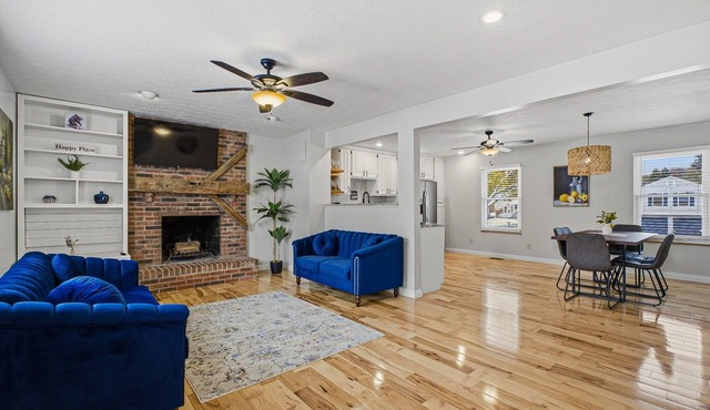 Cozy Dublin Home with large yard near Zoo, Bridgepark and area companies