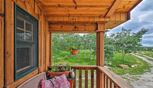 Cozy Duck Lake Cabin Near Glacier Nat’l Park!