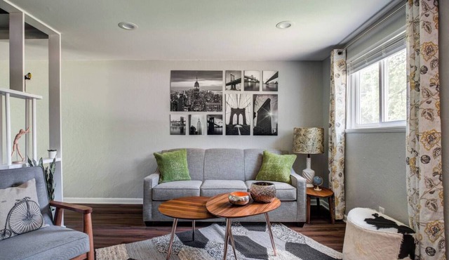 Cozy Duplex | 4 Bedrooms | Large Backyard | 29/30