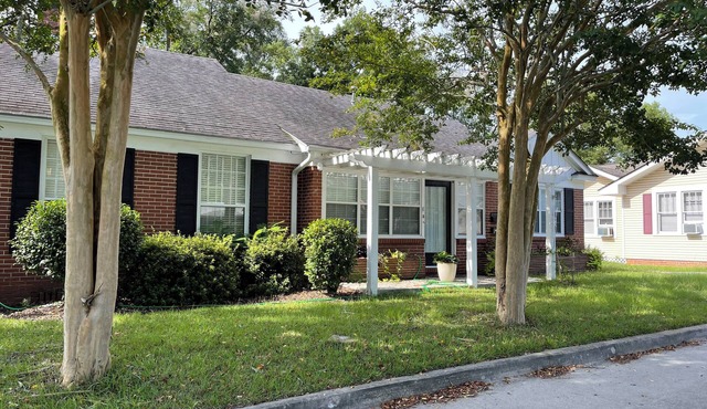 Cozy Duplex Apartment, with Beautiful outdoor space,