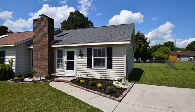 Cozy duplex Close to Base, shops, Children's Park