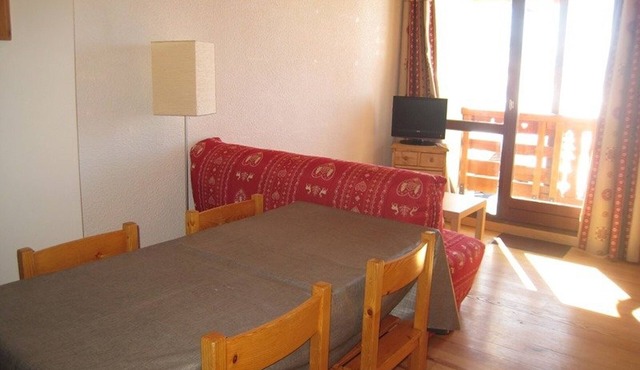 Cozy Duplex for 5, Close to Ski Lifts & Shops, South-Facing Balcony – Alpe d'Huez