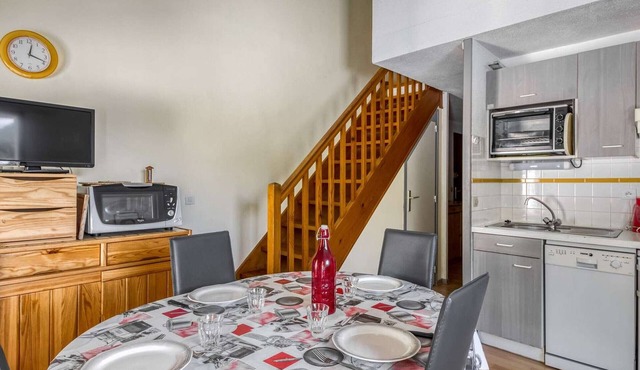 Cozy duplex for 6, 2 bdrms, balcony, parking, near the slopes in Barèges