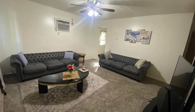 Cozy duplex home, 2 mins from Miami U and downtown.