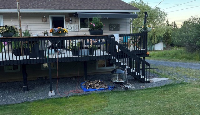 Cozy duplex split level quiet area