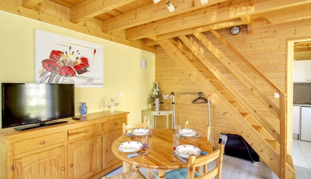 Cozy Duplex Studio with Shared Outdoor Space in Central Cauterets, Near Ski Lifts