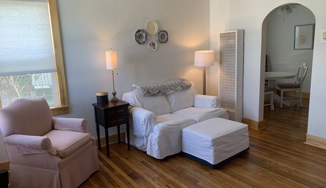 Cozy Dwelling Three blocks from UMC and Downtown