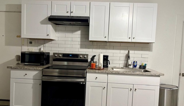 Cozy EaDo Studio 1-bedroom studio apartment in quaint Houston