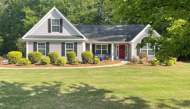 Cozy East Athens Ranch -close to downtown & UGA