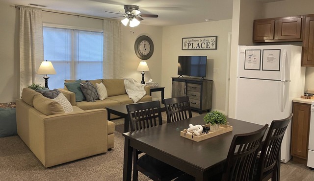 Cozy East Side Condo in Washington close to City Park and Hospital