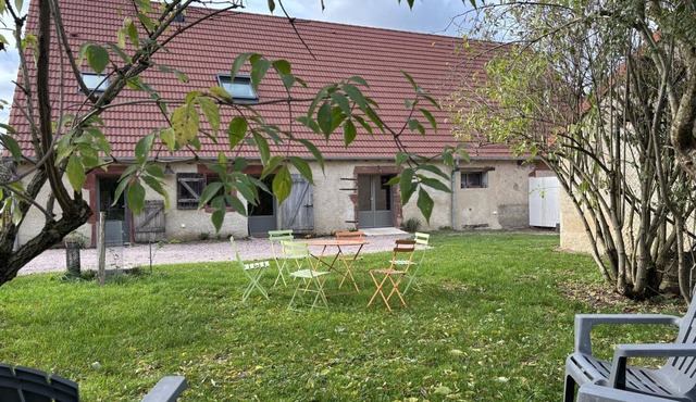 Cozy Ecological Cottage in Sologne Bourbonnaise, Pets Allowed, Parking