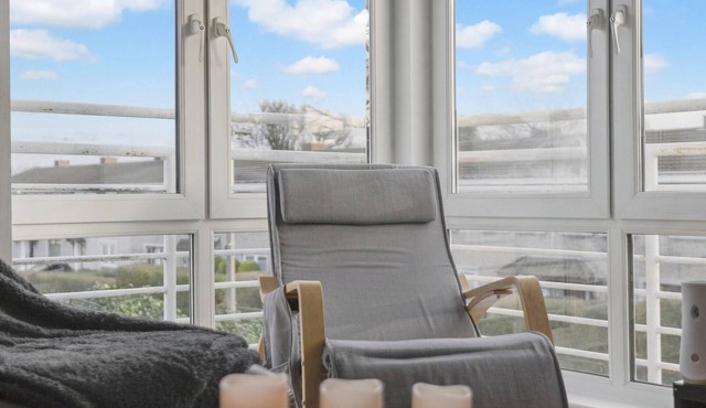 Cozy Edinburgh 2BR with CAR parking