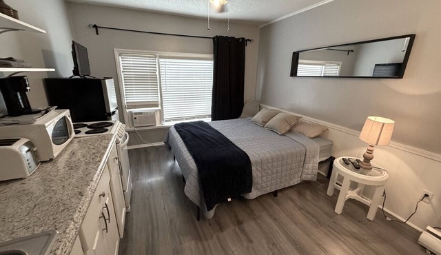 Cozy Efficiency Apartment #22