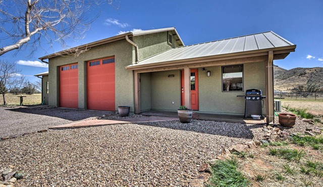 Cozy Elgin Casita w/Gas Grill: Pets Welcome!
