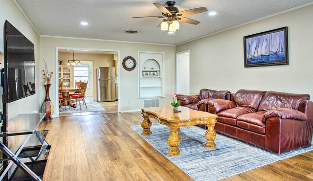 Cozy Enid Condo ~ 2 Mi to Historic Downtown!