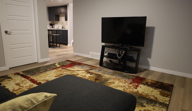 Cozy entire 2 bedroom apartment located in the heart of Mahogany. Pet friendly.