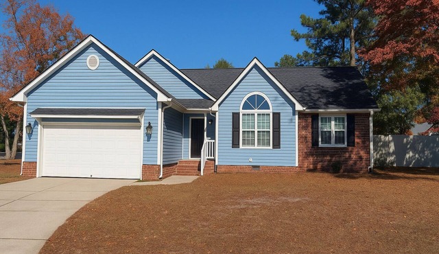 Cozy Entire House in the heart of Fayetteville, NC. Pet Friendly!