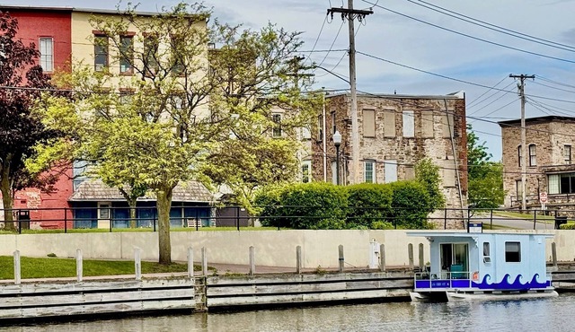 Cozy Erie Canal Houseboat in the Heart of Bustling Downtown Medina
