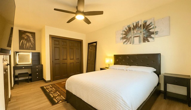Cozy Escape 1BD UNM Recently Renovated & Walkable!