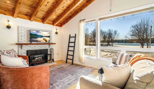 Cozy Escape | 2BR w/Private Beach Access