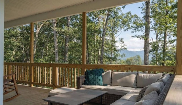 Cozy Escape @ the Shenandoah Cottage