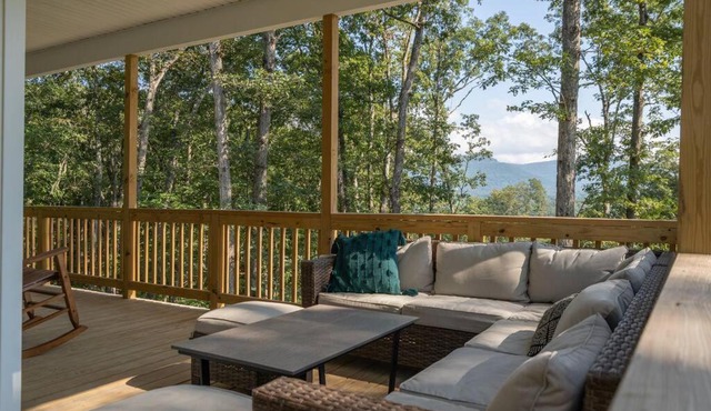 Cozy Escape @ the Shenandoah Cottage