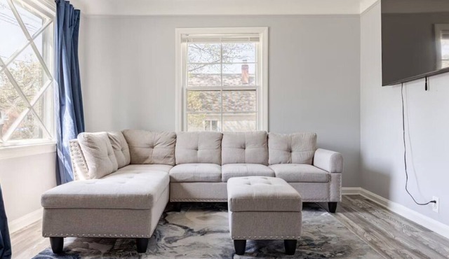 Cozy Euclid Home Near Lakefront