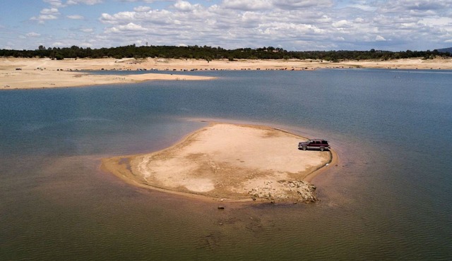 Cozy Extended-Stay Escape! Spacious Suite, Pet-Friendly, Close to Folsom Zoo