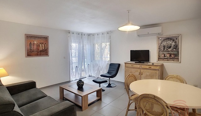 Cozy F2 Apartment, A/C, Terrace, Near Thermes & Park, Pet-Friendly, Lamalou-les-Bains