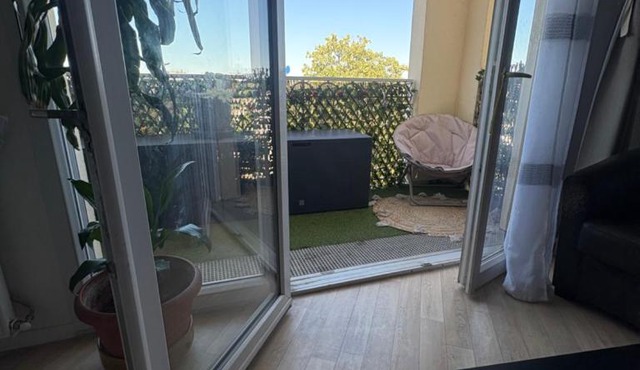 Cozy F2 proche PARIS et CDG