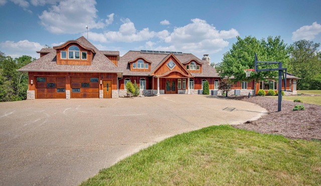 Cozy Fairfield Countryside Retreat with Patio!
