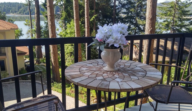 Cozy Fall Retreat at Sunrise Beach Cottage