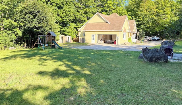 Cozy Family Acton Retreat Backyard fun