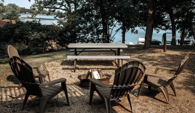 Cozy Family Cabin with beautiful beach and plenty of areas to relax