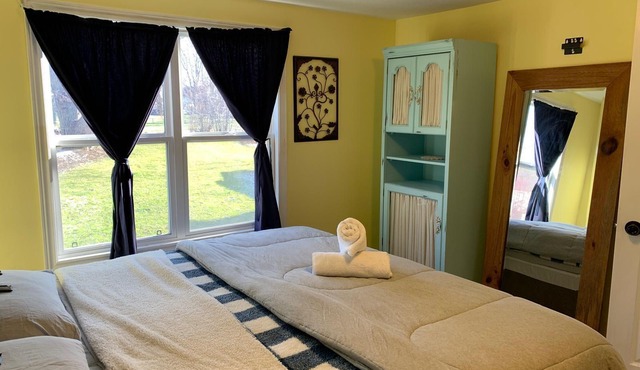 Cozy Family Cottage Just 3 Minutes from the Beach – Sleeps 7