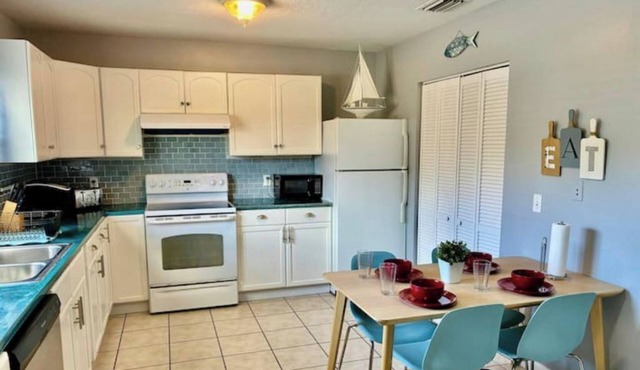 Cozy Family Cottage Near River& Anna Maria sleep 7