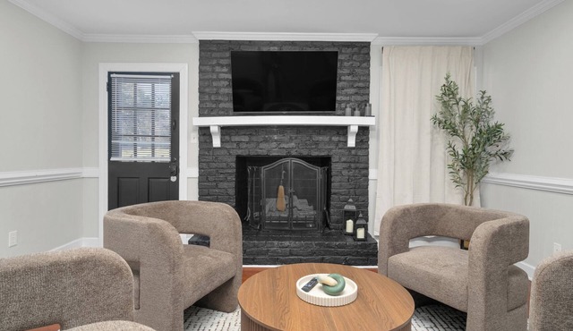 Cozy Family Cottage ~ Prime Location!