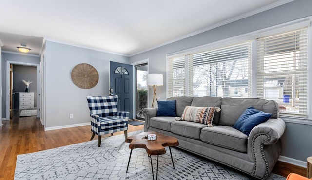 ~Cozy & Family Friendly Home~ Game Room | Self Check-in | FAST WiFi|