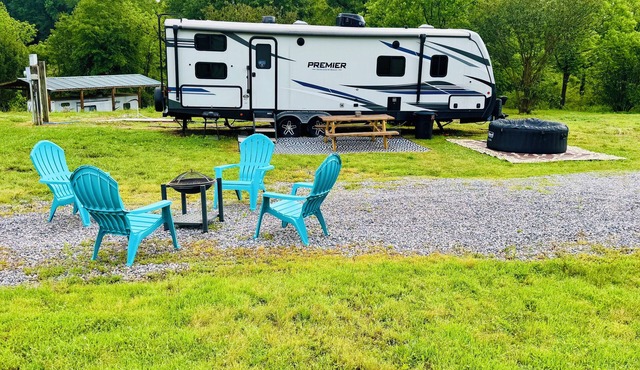 Cozy family friendly camper in tranquil Forest City with AC, WiFi