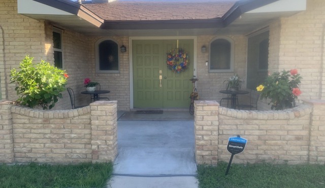 Cozy, Family Friendly Home near Sea World, Fiesta Tx, Med Ctr & BMT.