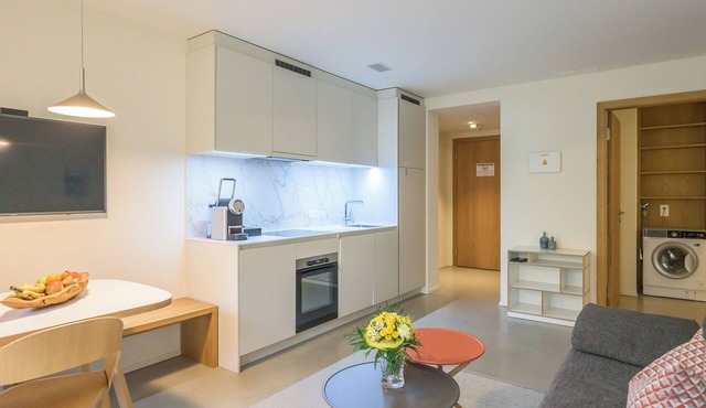 Cozy Family-Friendly Apartment with Stunning Mountain Views in Flims.