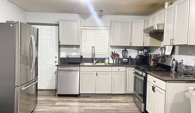 Cozy-Family Friendly-Hidden Gem in Modesto-Newly Built, 3 Bed, 2 Bath, 5 Beds