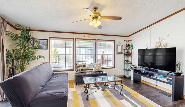 Cozy Family-Friendly Home with WiFi, AC, Shared Pool, Tennis, Pond & Playgrounds
